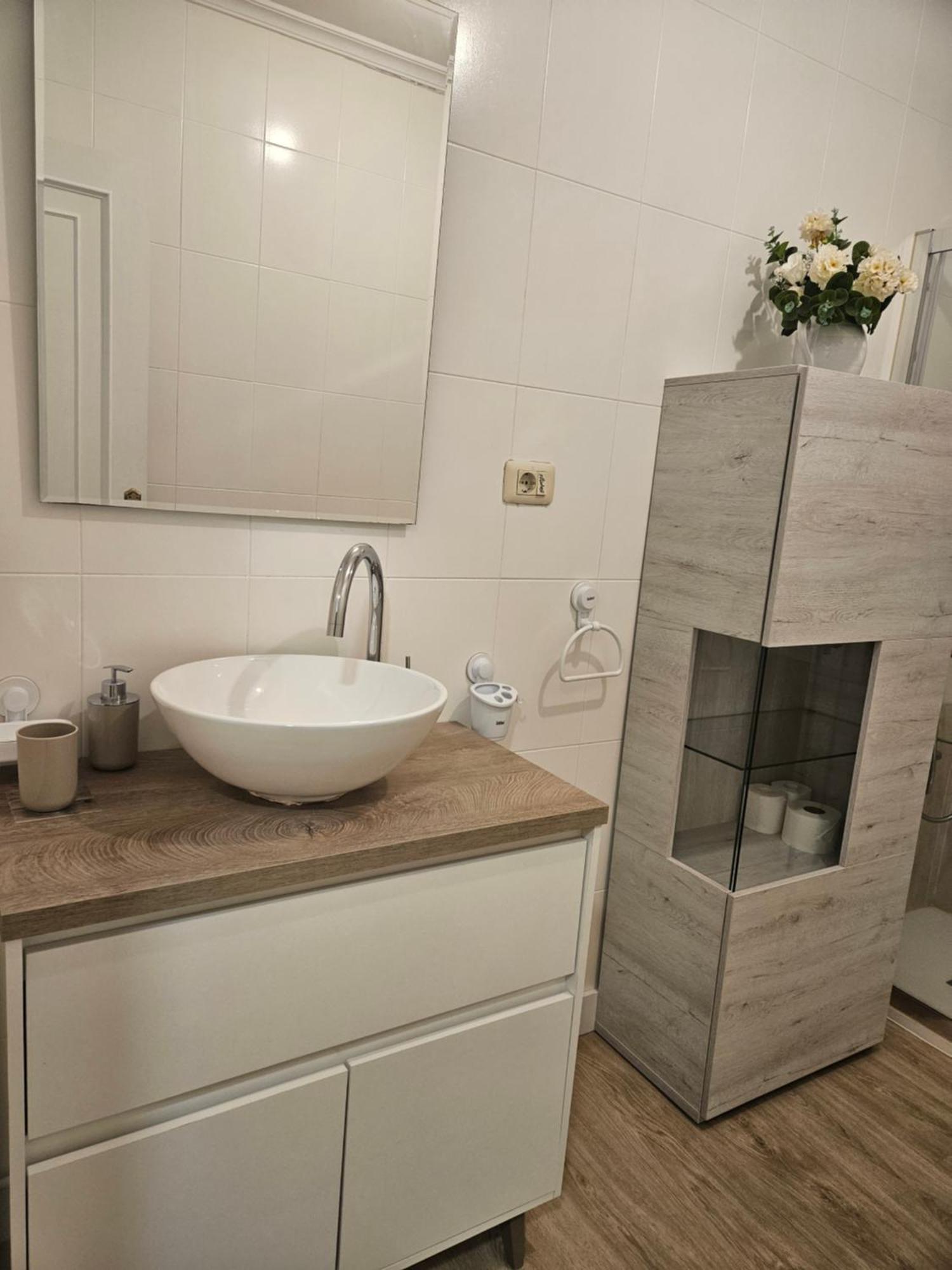 Alojamiento Ponte Romana Apartment Caldas De Reis Luaran gambar